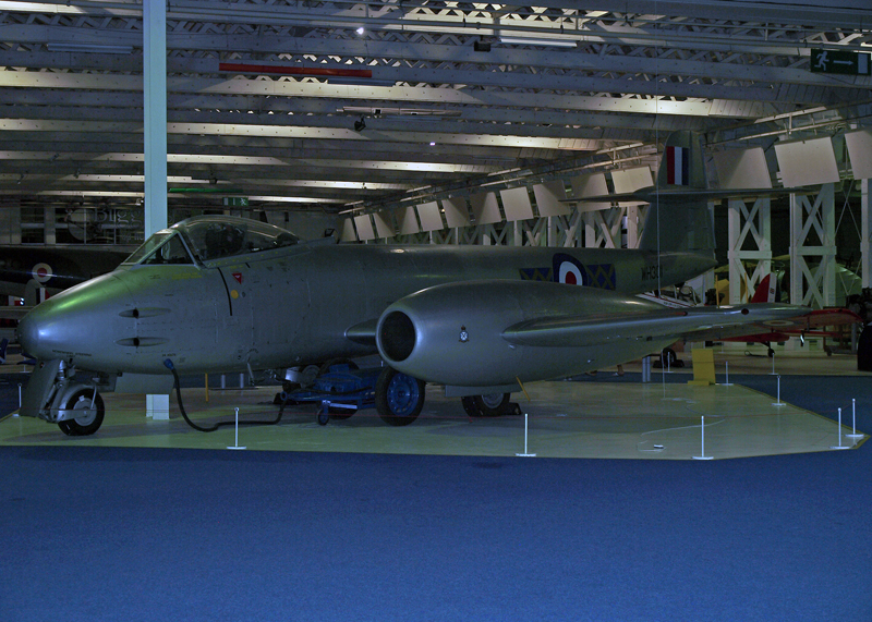 Gloster Meteor, a szövetségesek egyetlen sugárhajtású harci gépe, amely részt vett a második világháború harcaiban, később Koreában is repültek a Nemzetközösségi Repülőegységek