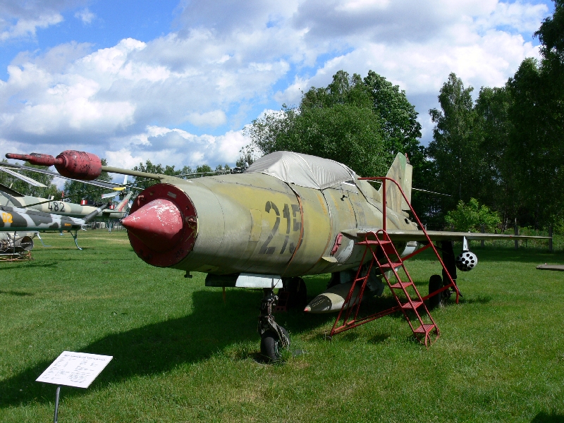 Volt NDK-s MiG-21USz egy német múzeumban. Ilyen szinte minden elhagyott kelet-német repülőtéren van