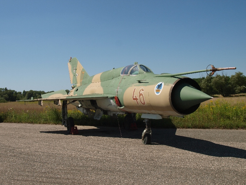 MiG-21BiSz: halvány Fortiss-reklám jelzi a rendszerváltás utáni zavaros időket