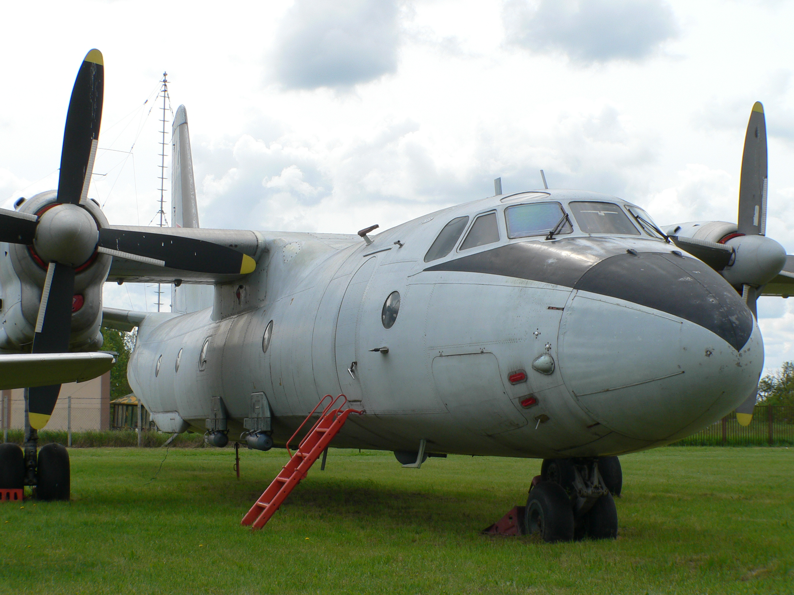 Az AN-26-os: mérete miatt nem szállítják át, pedig a magyar katonai repülés fontos alapgépe