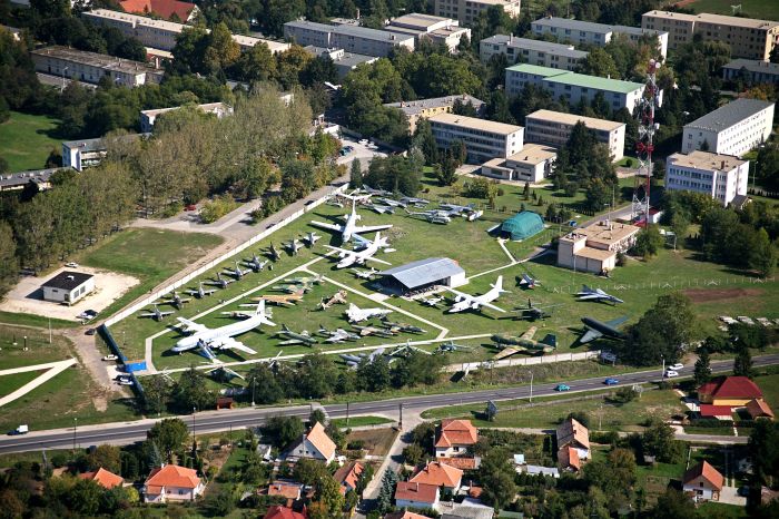 A Szolnoki Repülőmúzeum a levegőből