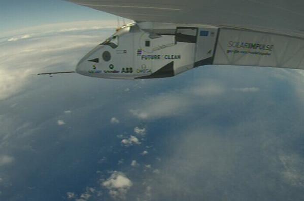 A Solar Impulse 2 az egyik hidegfront fölött