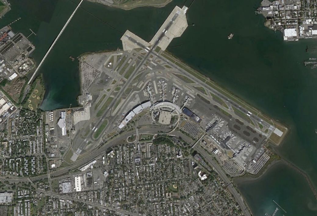 LaGuardia jelenlegi állapotában a Google Earth műholdképén