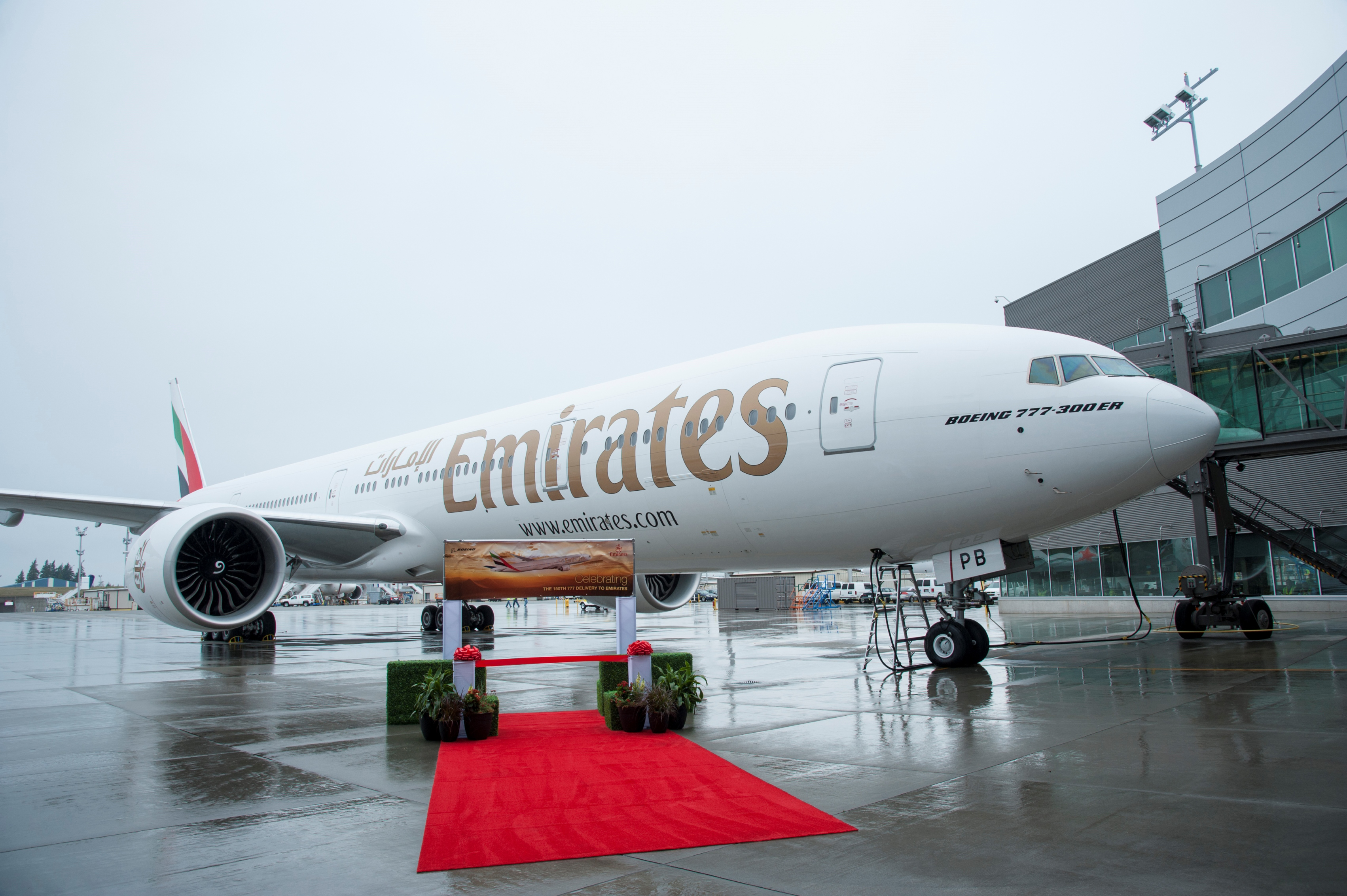 Az Emirates százötvenedik gépe, egyébként, ez is szép szám, a típusból eddig több mint 1320 készült
