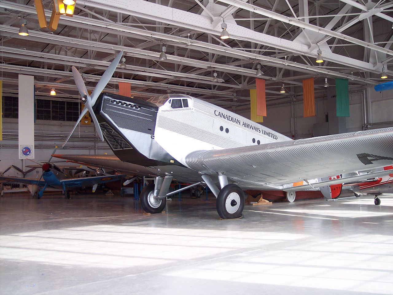 Egy kanadai repülőmúzeumban látható az első, még egymotoros változat
