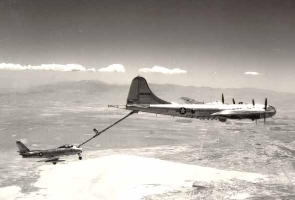 B-29-es, az első merevcsöves tanker: Taylor volt az első boom-operátor