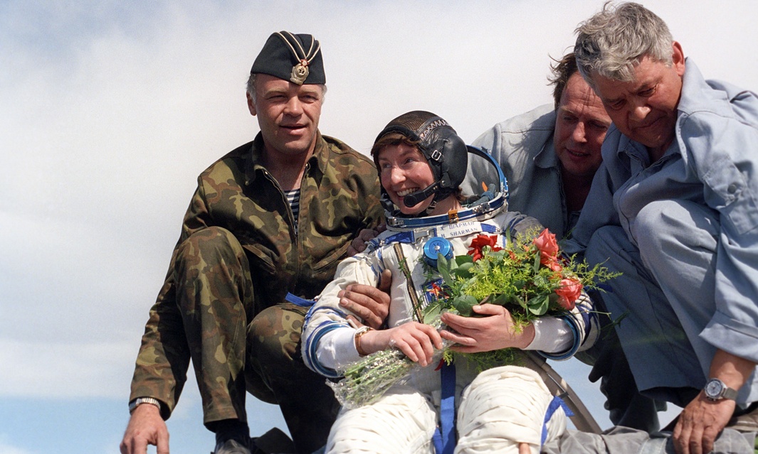 Helen Sharman 1991-ben több mint egy hetet töltött a MIR űrállomáson: a kép leszállás után készült róla