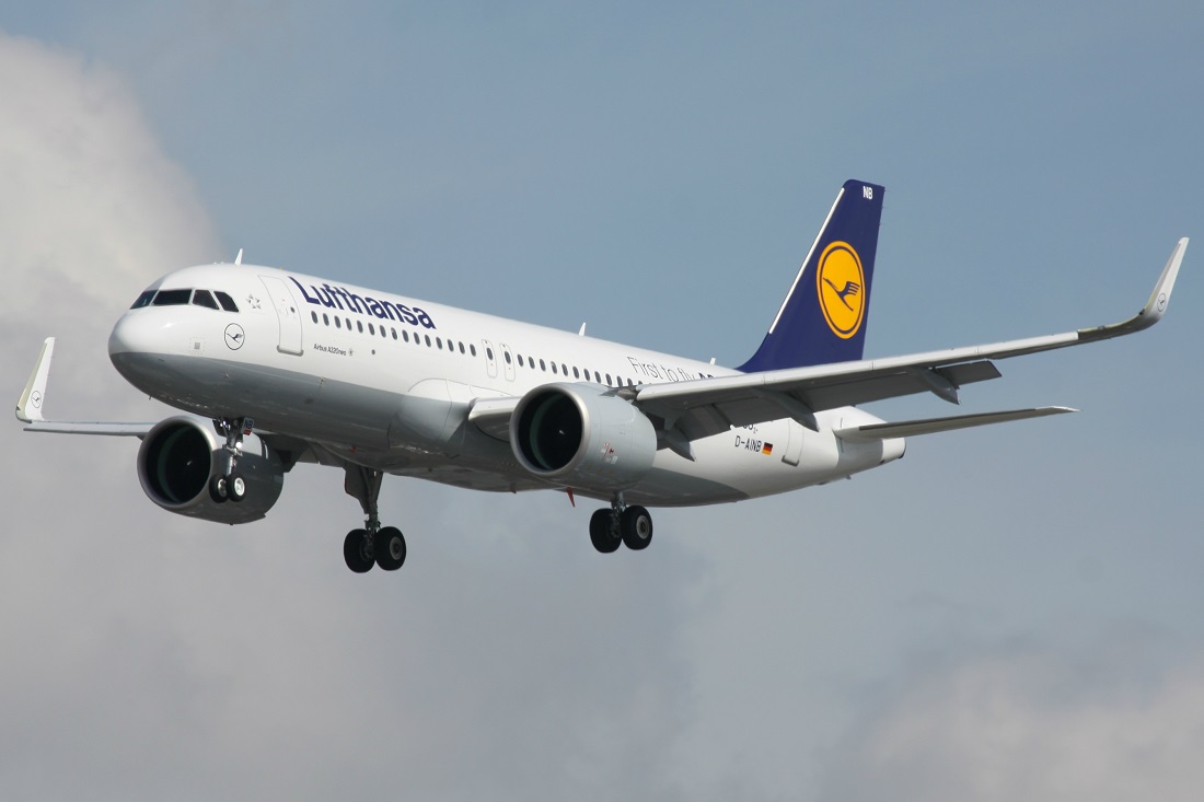 A Lufthansa gépe leszállóban Londonban (fotó: Flightglobal)