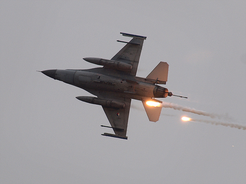 F-16 infracsapdával