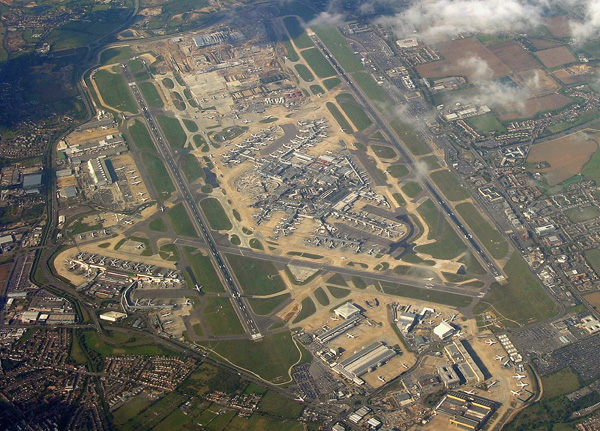 Heathrow még az ötödik terminál építésekor: a kétpályás üzem kapacitásának csúcsánál tart