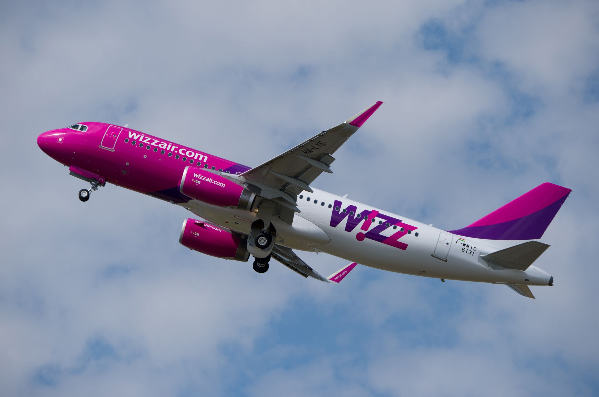 5w7014 Wizz Air. Модель самолета Wizz Air. Optimum Wizz Air RL, губы. Wizz Air stjuardes.