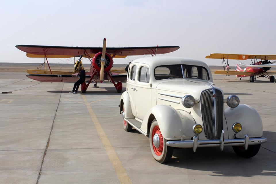 Kairó: az öreg gépeket öreg autók fogadták