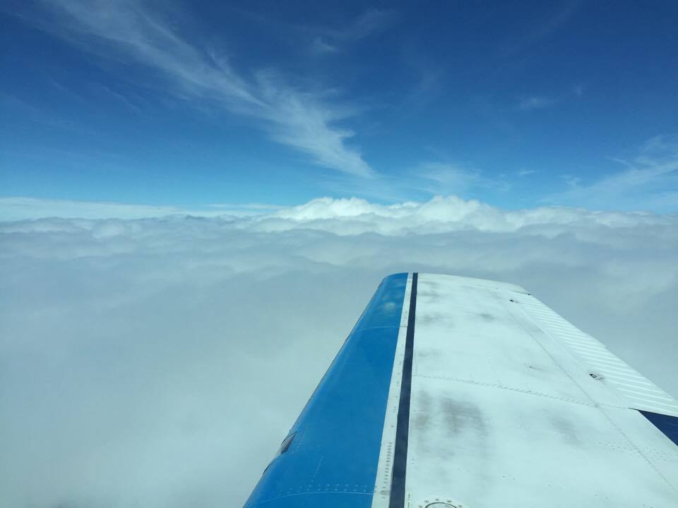 A repülés öröme és szabadsága: kisgéppel a felhők felett