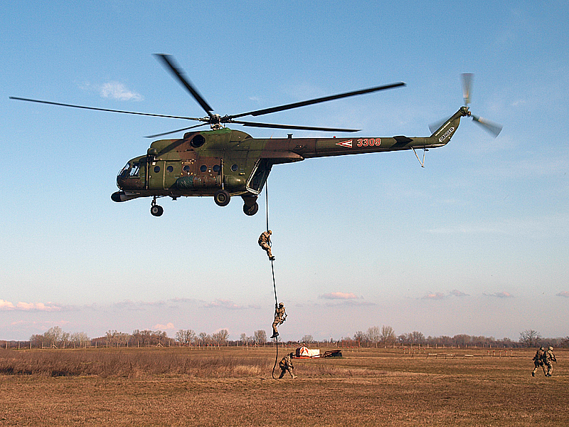 Helikopter-állományunk a nagyjavításokkal néhány évre kielégítő