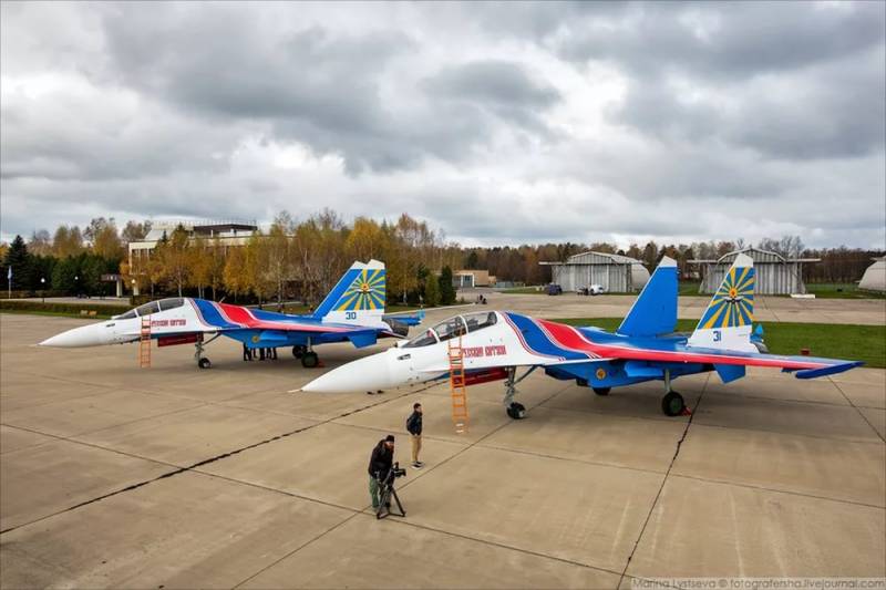 Vadonatúj példányok az orosz légierő bemutató kötelékében
