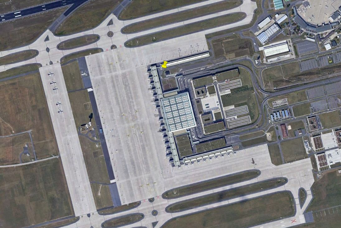 Műholdfelvétel: a szellemreptér északi, még be nem épített részén lesz az új terminál
