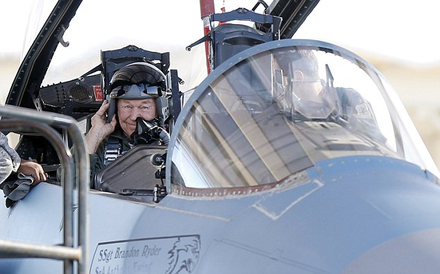 Az F-15-öst már nem ő vezette, de öt éve ismét megélhette a hangsebességnél gyorsabb repülés élményét