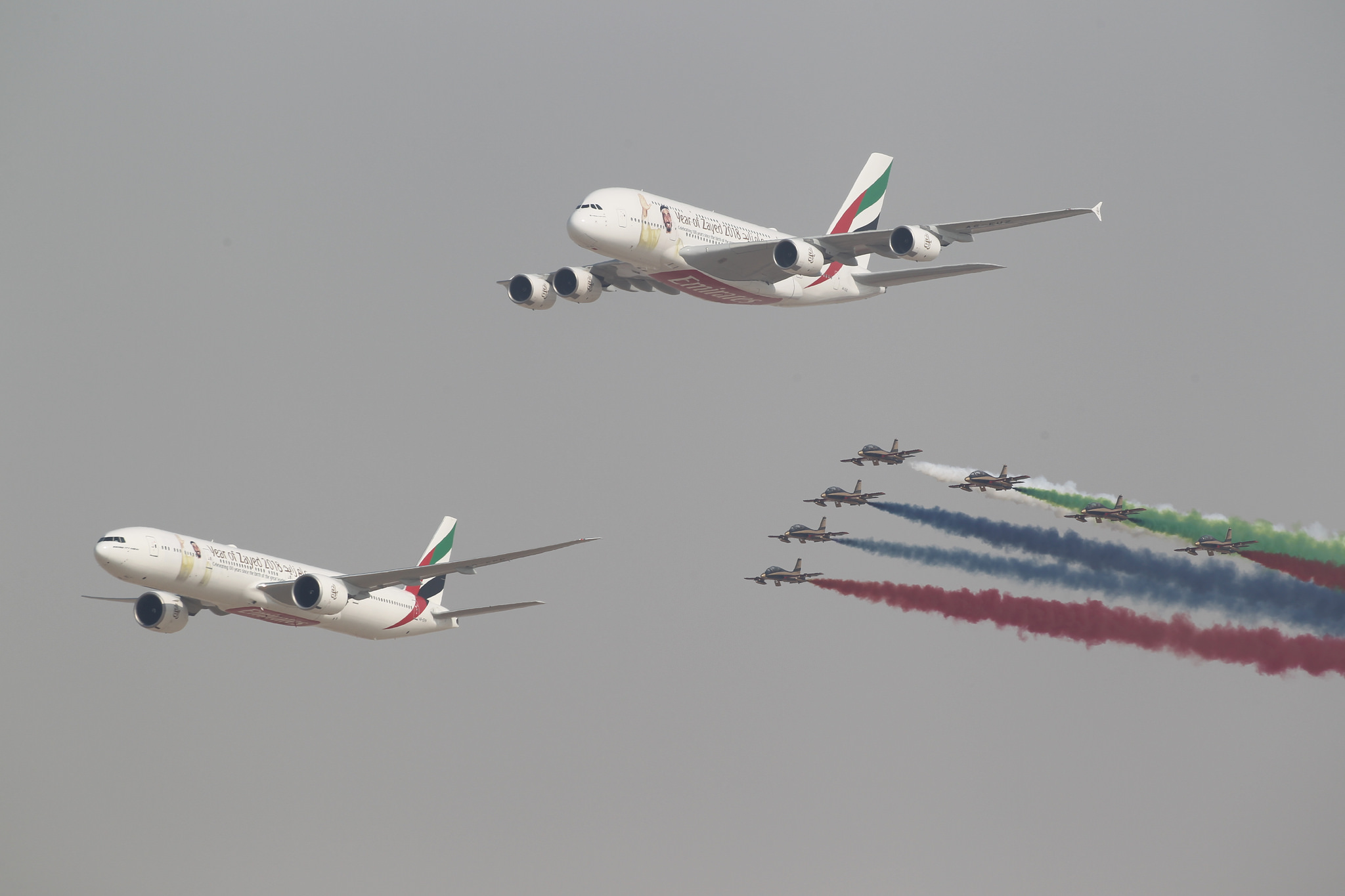 B777, A380 és az Al Fursan kötelék<br>(fotó: Dubai Airshow News)