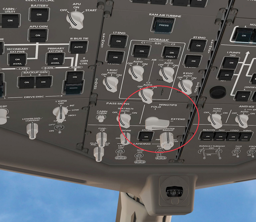 A kapcsoló automata felhajtáskor „Fold” állásba ugrik, induláskor a pilóta hajtja le a szárnyvéget (fotó: Boeing/Aviation Week)