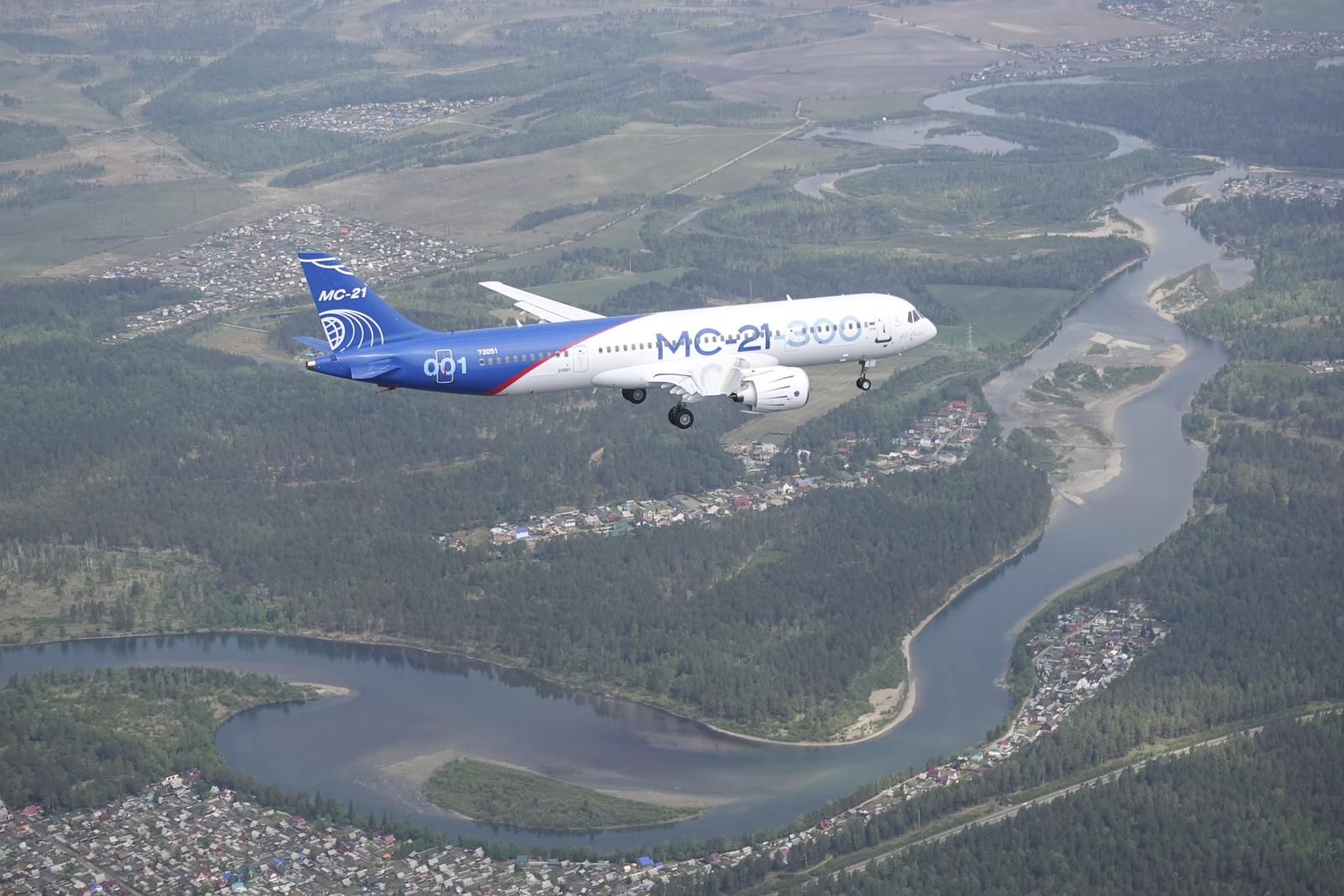 A most repülő MC-változat a 300-as (fotók: Irkut)