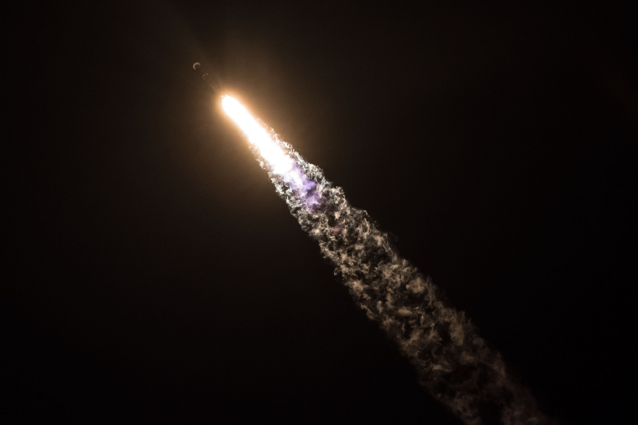 ...és az emelkedés (fotók: SpaceX)