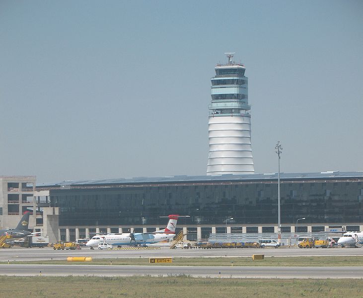 A fő hadszíntér, eddig leginkább hagyományos társaságok repülőtere, Schwechat