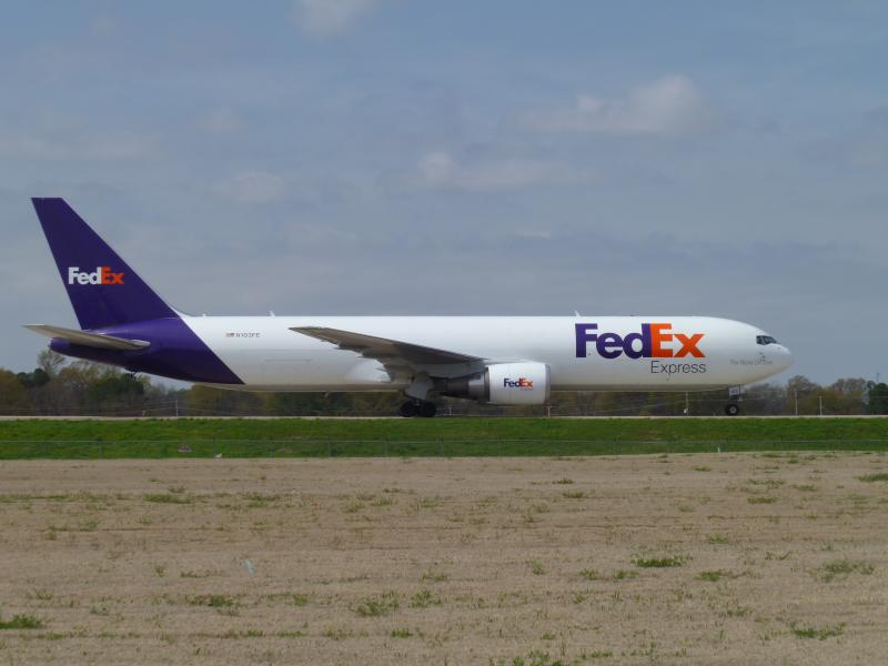 Az örökifjú 767-es a FedEx színeiben