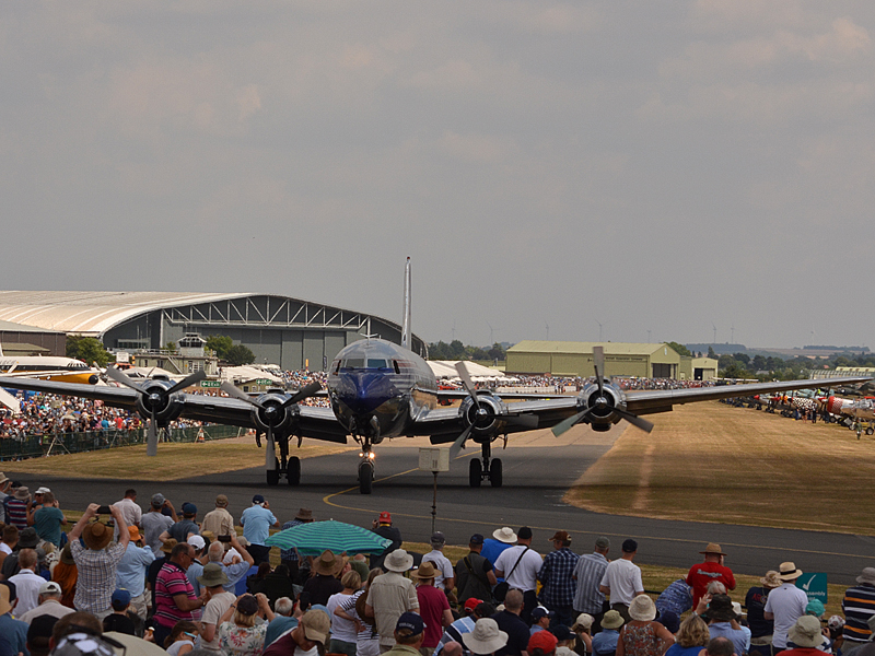 A legnagyobb légcsavaros a találkozón: az elegáns DC-6-os