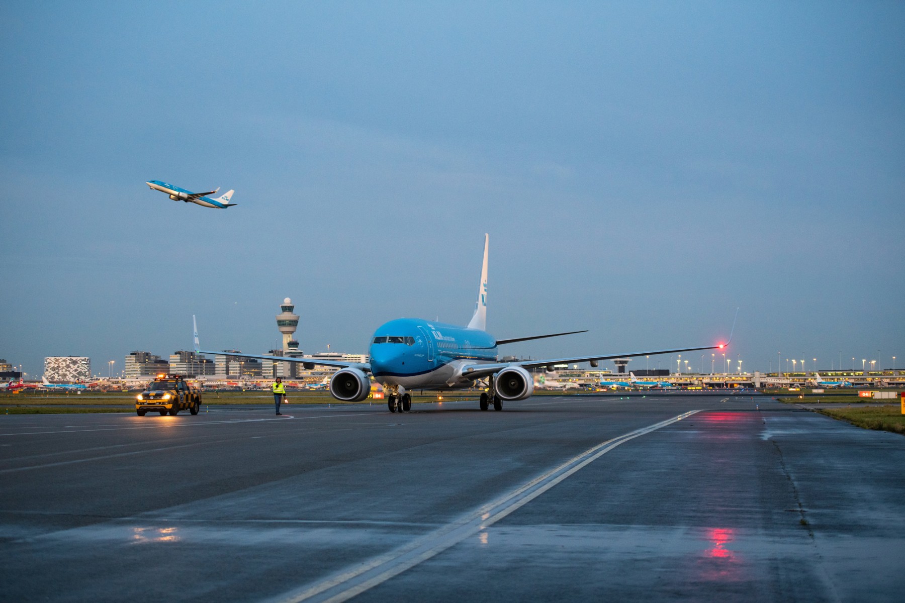 A KLM gépének érkezése (fotó: KLM/News in Flight)