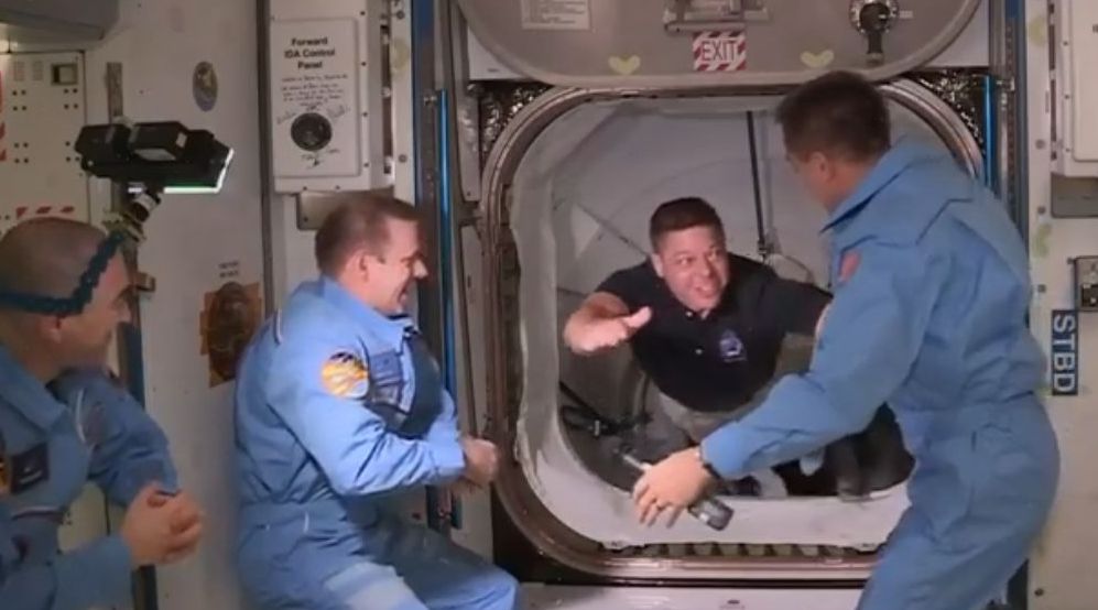 Bob Behnken lebegett át először az ISS-re