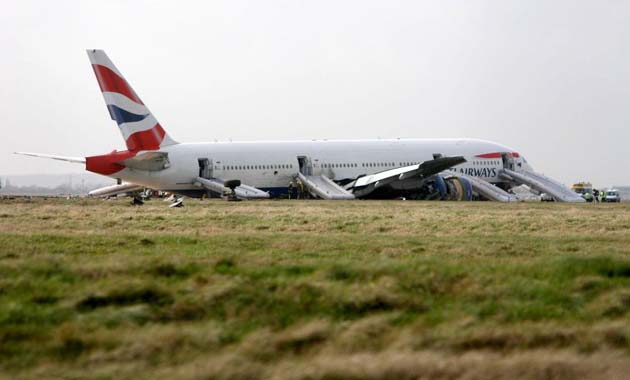 A British Airways BA38-as járatáról is mindenki épségben távozott (fotó: guim.co.uk)