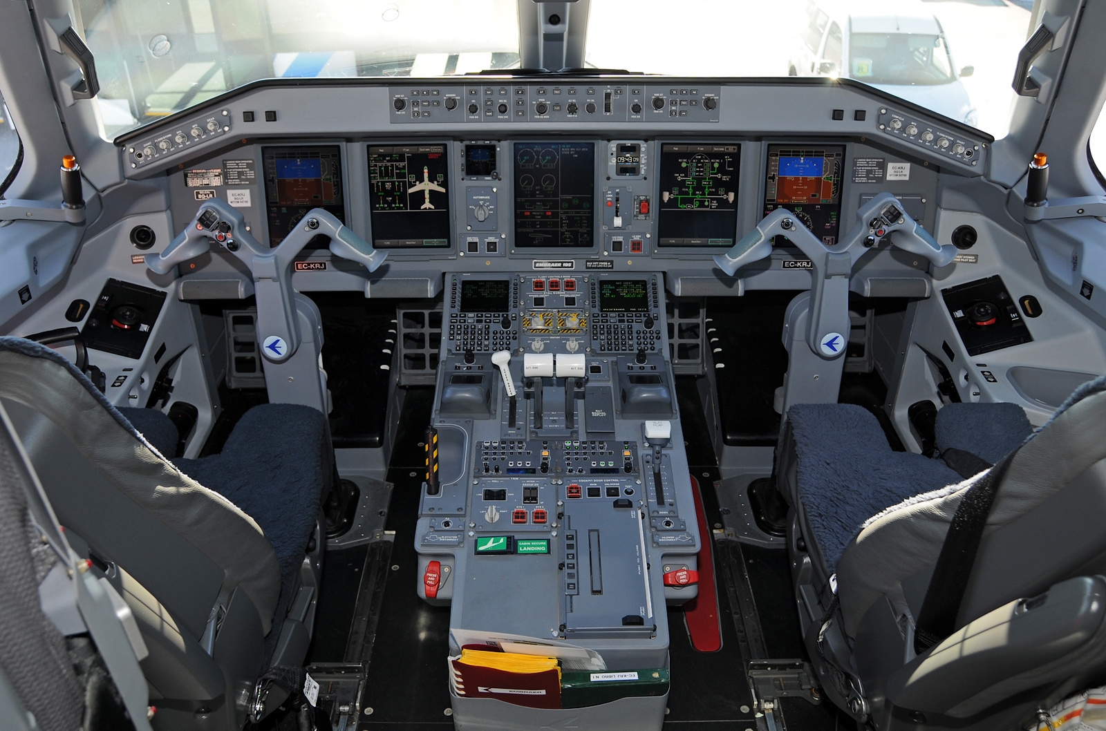 A közös pont: a pilóták munkahelye <br>(fotó: airliners.net)