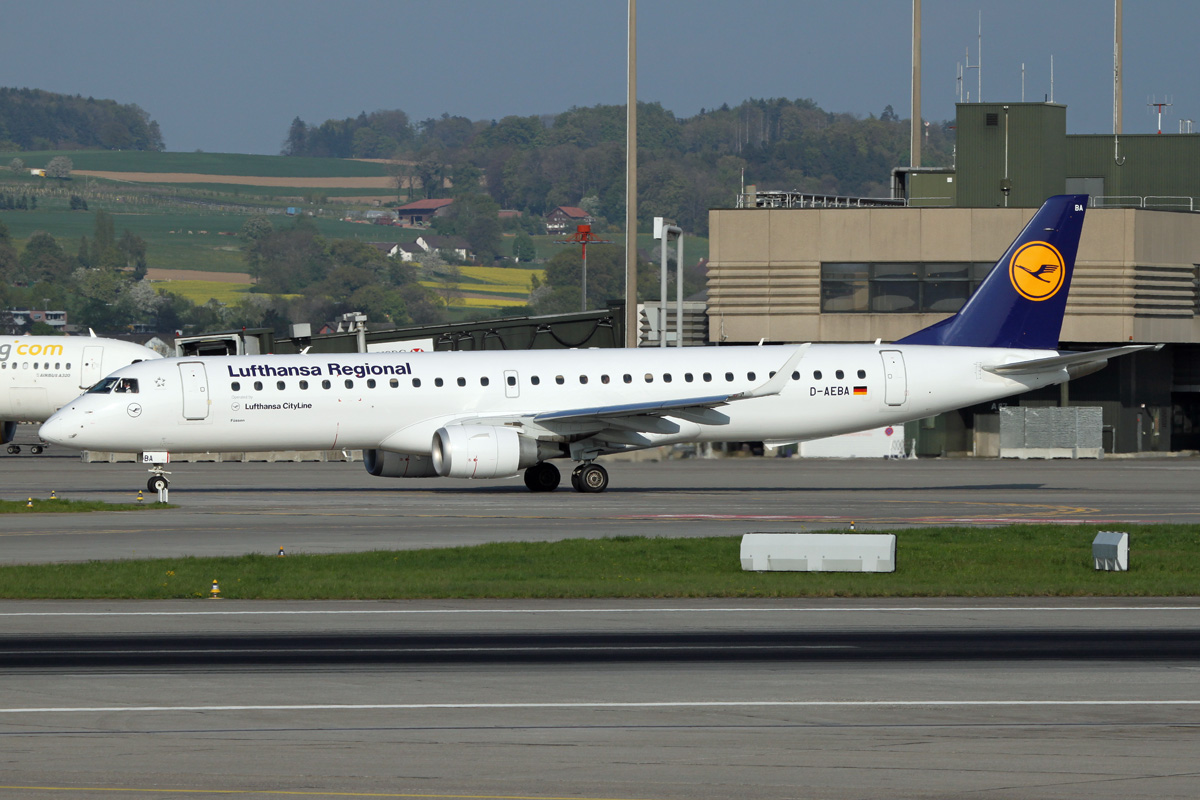 Európában is népszerű az Embraer ERJ-195LR <br>(fotó: planes-and-trains-planes2011.blogspot.com)