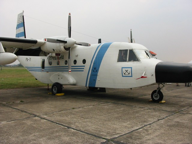 A CASA C-212 típust több ország, így az Egyesült Államok légiereje is használja. Martín Otero felvételén az argentín parti őrség gépe látható