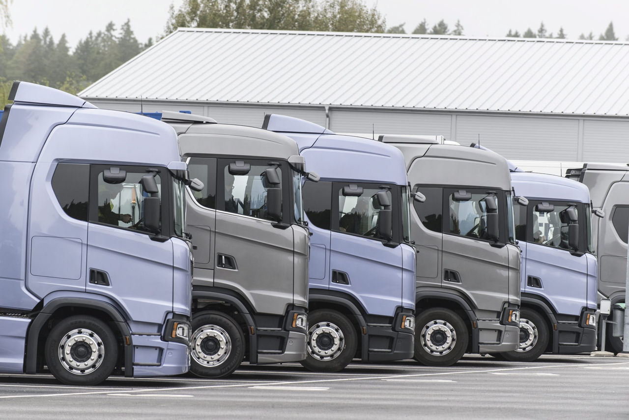2017 első fél évében minden eddiginél magasabb bevételt könyvelhetett el a Scania