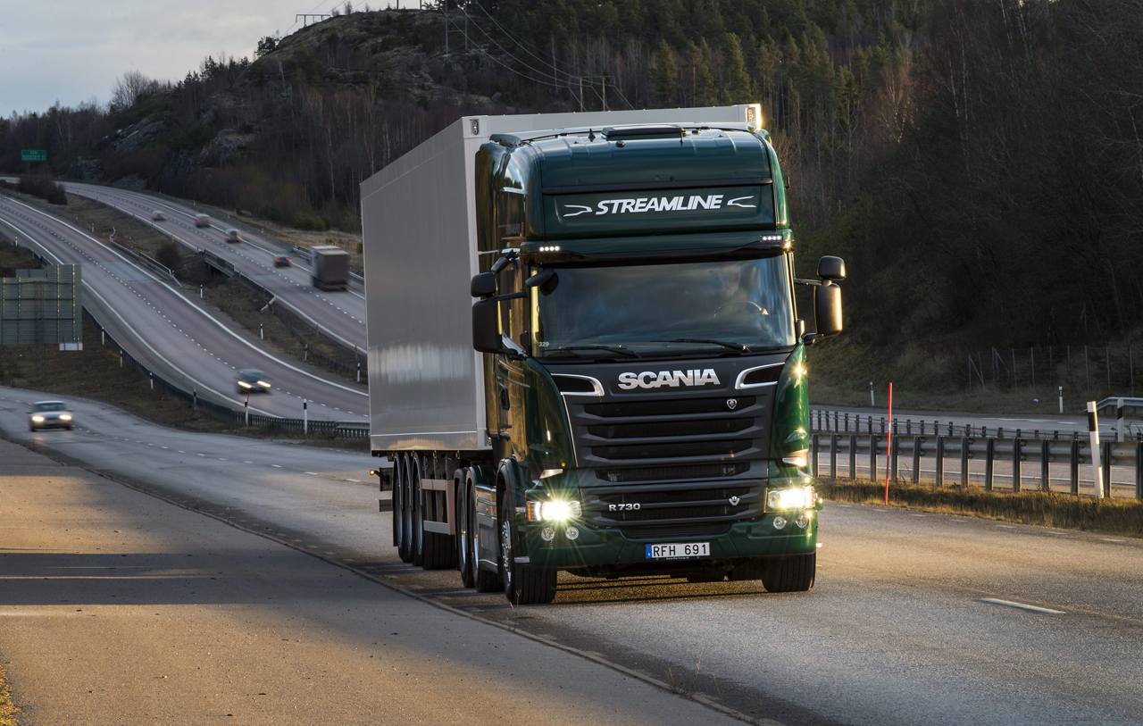 Az R szériának és egyben a Scania kínálatának is csúcsmodellje a Scania R730 Euro6, V8