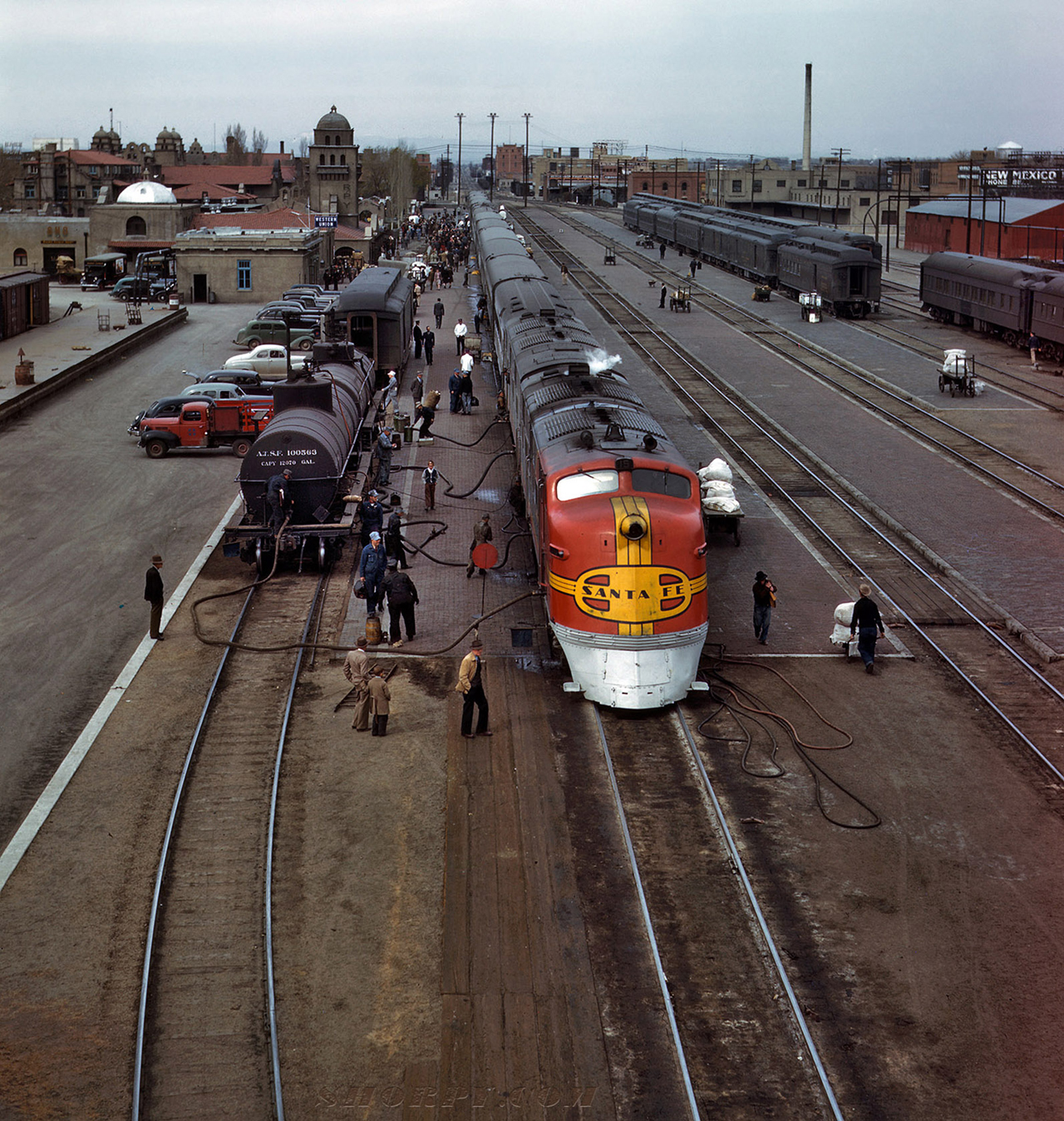 A Super Chief Albuquerque állomásán 1943 márciusában. A képre kattintva galéria nyílik (fotók: Indóház-archív | Santa Fe)