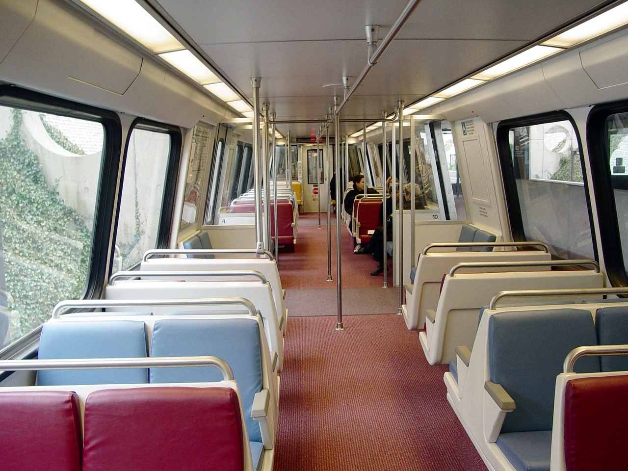 A Washington Metro a Breda által szállított 2000–2075 pályaszámú kocsijait az Alstom az évezred első éveiben modernizálta