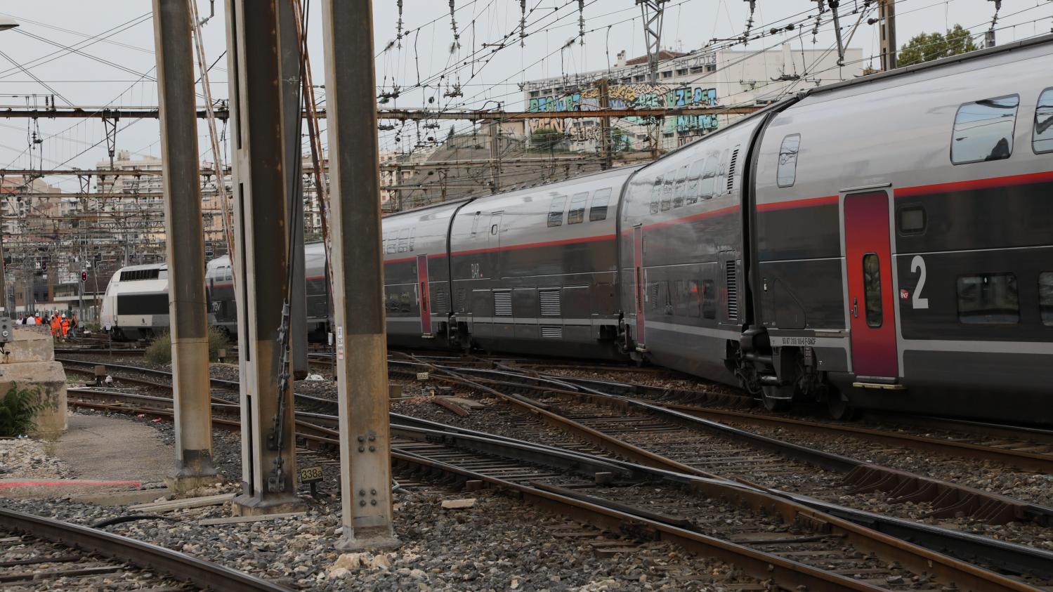 Ilyen esetekben lépne közbe a TGV-ken az élőerő: siklás, amely nemrég történt Marseille-ben