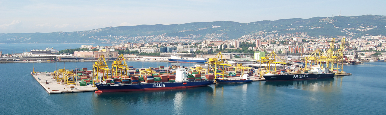 Trieszt az Adriai-tenger egyik legfontosabb kikötője, az ÖBB szorosan együttműködik a létesítménnyel