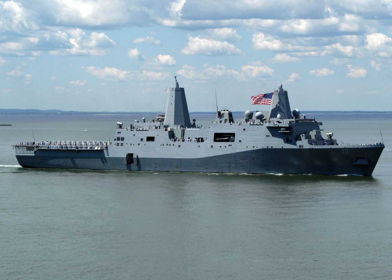 Határozott hadihajónak tűnik a USS San Antonio (fotó: wikipedia.de)