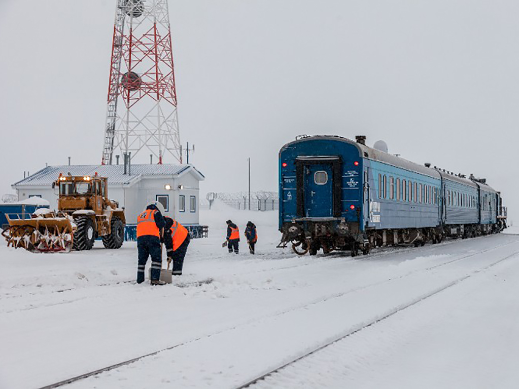 Az oroszországi Jamal-félsziget a világ legészakibb vasútvonalának számító pályáját tovább hosszabbítják északi irányba. A vonalon ásványkincseket szállítanak majd (fotó: Gazprom)