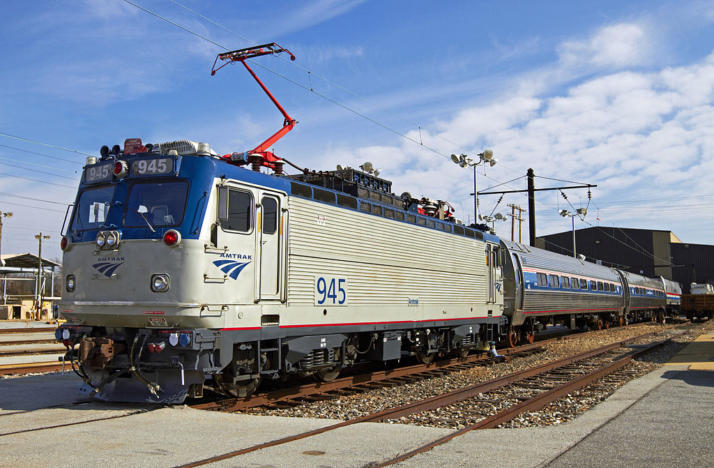 Harminchét évnyi szolgálatot követően júniusban búcsúznak az Amtraktól az AEM-7-es villanygépek (fotó: Amtrak)