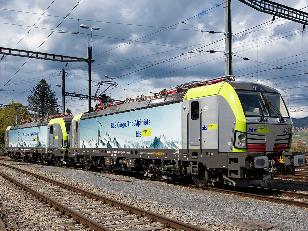 A svájci BLS Cargo nemrég állított szolgálatba vadonaútj Siemens Vectron villamos mozdonyokat. A vállalat most a francia SNCF Logistics-szel résztulajdonosi partnerségben igyekszik helytállni a nemzetközi teherfuvarozási piacon (forrás: Railway Gazette)
