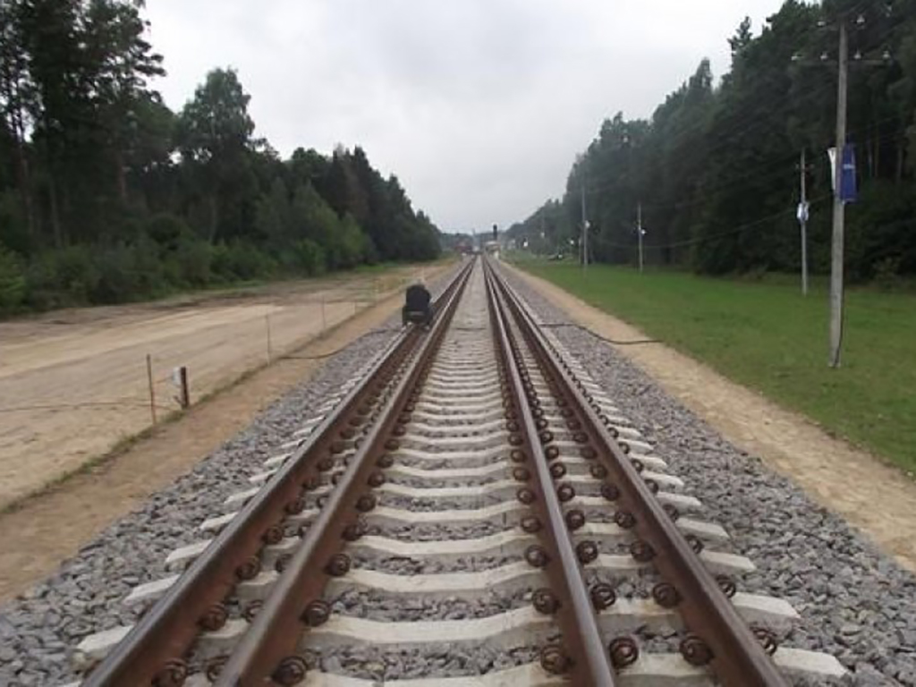 Mockai és Šeštokai között fonódott vágány épült ki.<br>(fotók: Railway Gazette)