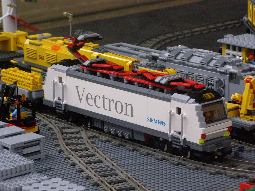 A Siemens egyik legújabb terméke, a Vectron villanygép sem hiányzott