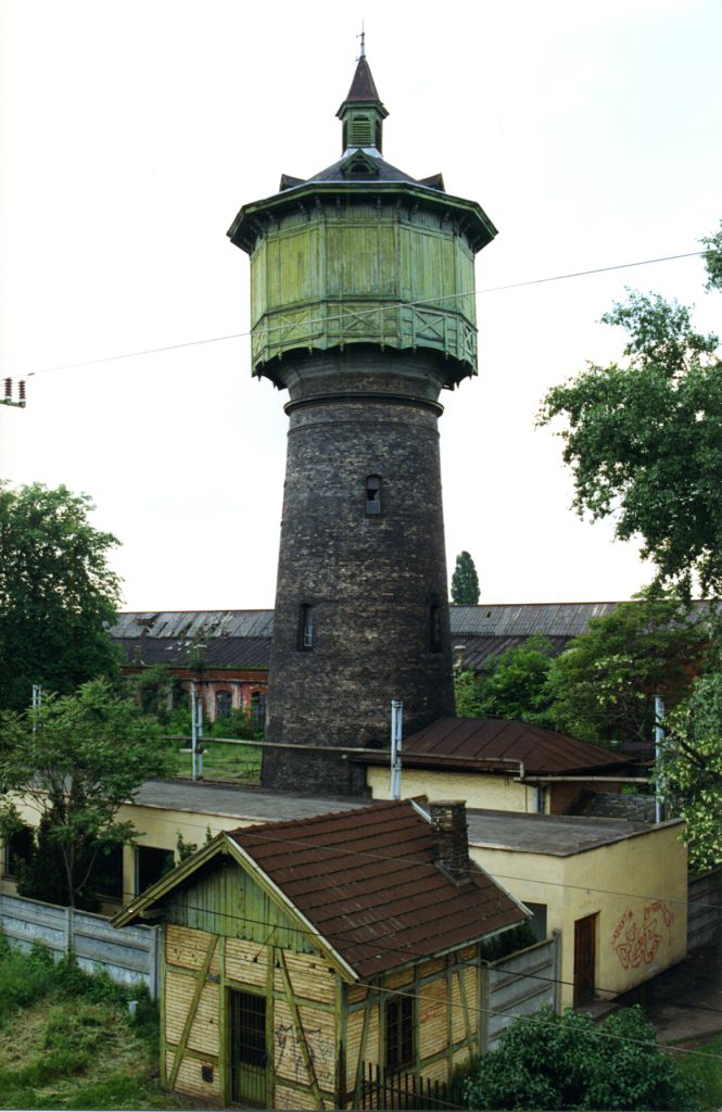 A víztorony 1999. júniusában<br><br>A képre kattitva a víztorony felújítását bemutató fotógalériát tekinthetik meg