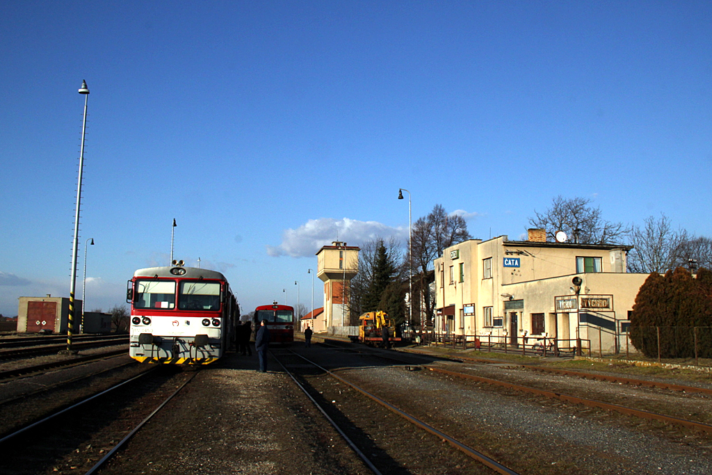 Csata állomása. A Studenka motorkocsik a határ mindkét oldalán jellemzőek a térség vasútjaira<br>A képre kattintva fotógalériánkat tekinthetik meg