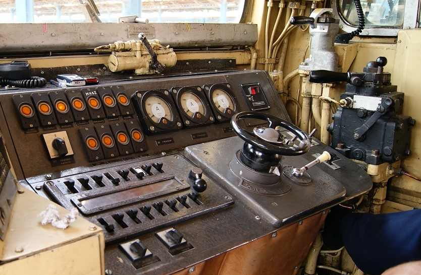 A V43-as mozdonyokon is megtalálható a Knorr-fékszelep