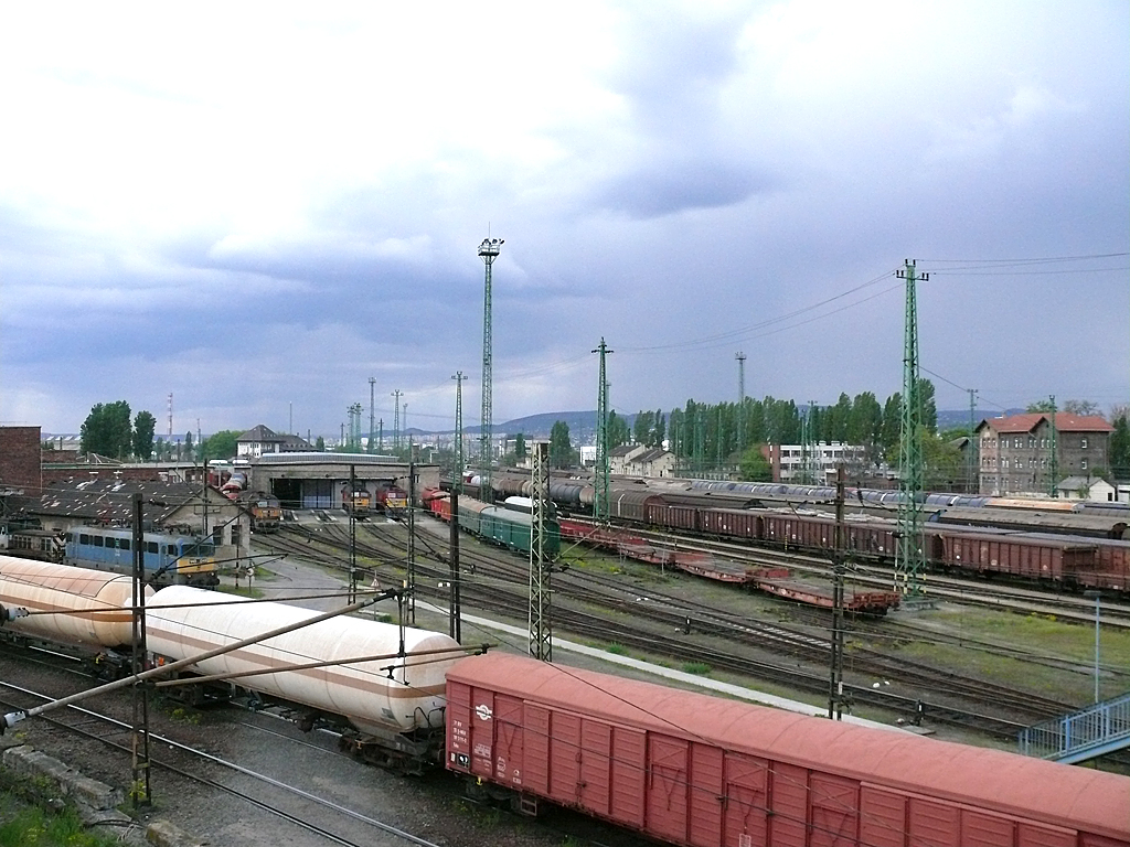 Privatizált vagy államosított? Ferencváros nyüzsgő vasúti teherforgalma így is, úgy is a múlté